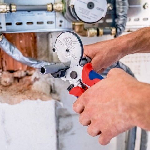 Труборіз для композитних та пластикових труб KNIPEX 90 25 25 90 25 25 фото
