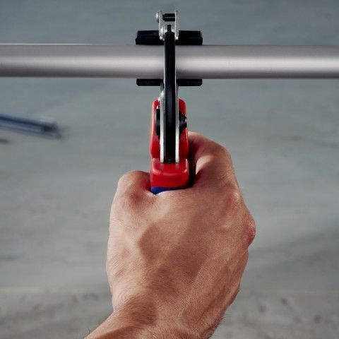 Труборіз для композитних та пластикових труб KNIPEX 90 25 25 90 25 25 фото