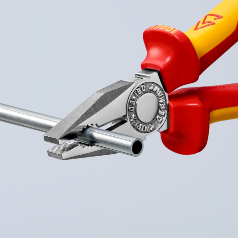 Плоскогубці комбіновані 180 мм KNIPEX 03 06 180 03 06 180 фото Плоскогубці комбіновані 180 мм KNIPEX 03 06 180 03 06 180 фото