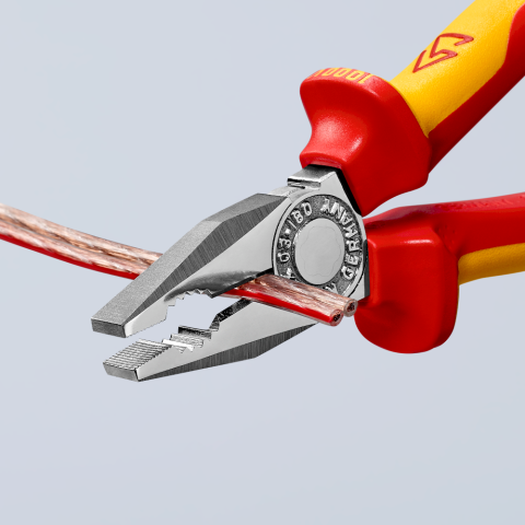 Плоскогубці комбіновані 180 мм KNIPEX 03 06 180 03 06 180 фото Плоскогубці комбіновані 180 мм KNIPEX 03 06 180 03 06 180 фото
