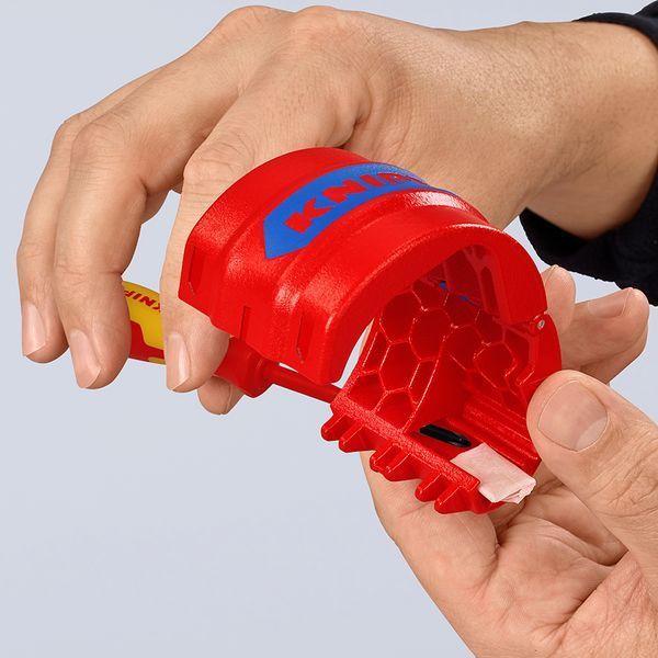 Труборез для пластиковых труб KNIPEX BiX&reg; KNIPEX 90 22 10 BK 90 22 10 BK фото