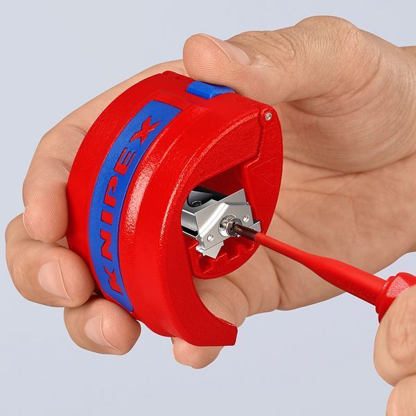 Труборез для пластиковых труб KNIPEX BiX&reg; KNIPEX 90 22 10 BK 90 22 10 BK фото