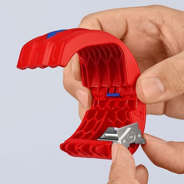 Труборез для пластиковых труб KNIPEX BiX&reg; KNIPEX 90 22 10 BK 90 22 10 BK фото